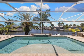 Pool - The perfect private and quiet place for your family vacation (Cape Coral)
