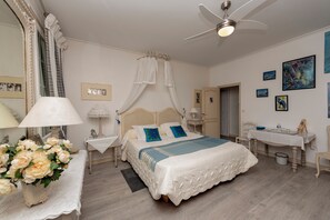 1 chambre, lit de bébé portatif, Wi-Fi, literie fournie