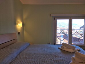 Appartamento | 2 camere, una scrivania, postazione laptop