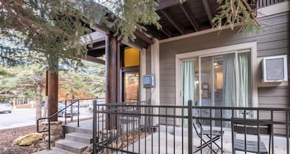 Gorgeous Resort, Ideal Location in Downtown PC