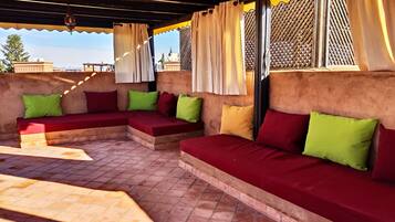 Luxury Villa | Terrace/patio