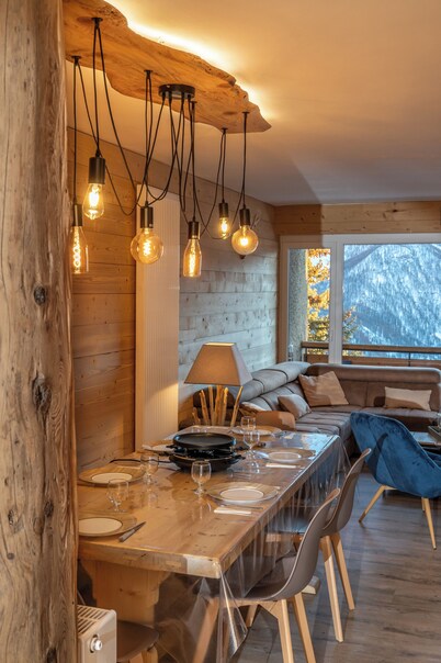 Spacious south-facing 3-room apartment for 6 people with garage