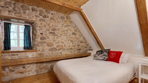5 Schlafzimmer, Bügeleisen/Bügelbrett, Reisekinderbett, WLAN