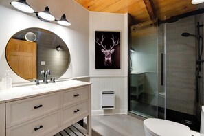 Bathtub, hair dryer, towels