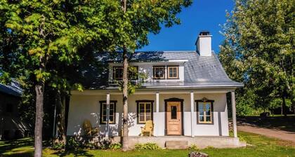 The Renaud House 1813 - 4 bedrooms for 12 people