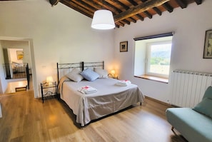 4 chambres, bureau, fer et planche à repasser, Wi-Fi