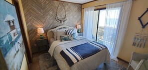 2 bedrooms, iron/ironing board, free WiFi, bed sheets - Ocean Front Condo! (North Myrtle Beach)