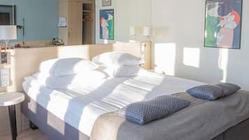 Cribs/infant beds