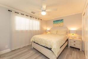3 bedrooms, iron/ironing board, WiFi, bed sheets - SOUTHERNMOST SWIM AND SOCIAL CLUB  (Key West)
