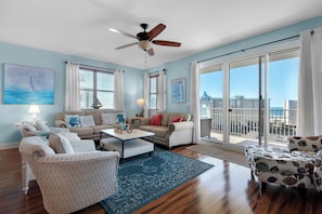 TV - Deluxe Views-Short Walk 2 Beach-Resort Amenities (Miramar Beach)