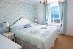 2 bedrooms, travel cot, WiFi, bed sheets