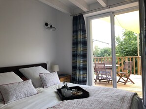 1 室のベッドルーム、アイロン / アイロン台、WiFi (無料)、ベッドシーツ