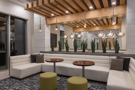 Lobby. Hyatt House Atlanta / Perimeter Center