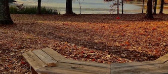 Family Get Away Tiny House Cabin with Bunk Room+Pet Friendly! Lake Guntersville