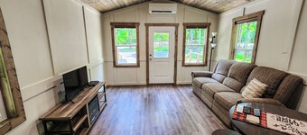 Family Get Away Tiny House Cabin with Bunk Room+Pet Friendly! Lake Guntersville