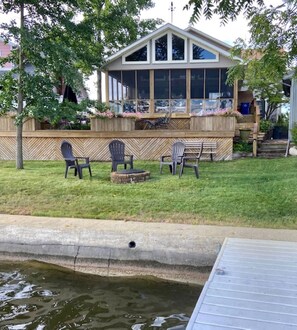 Terrace/patio - Large 2 Story Lake Home (Rochester)