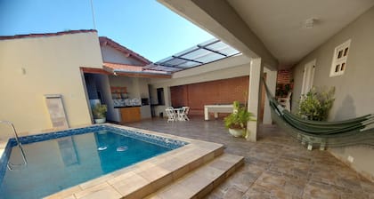 Spacious house with accessibility. A few meters from the beach.