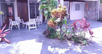 Spacious house with accessibility. A few meters from the beach.