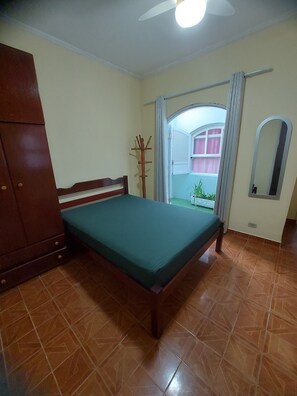 5 bedrooms, desk, free WiFi, wheelchair access