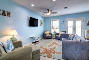 TV, DVD player, offices - Nauti Mermaid~Private Pool~Sleeps 14~Dog Friendly (Port Aransas)