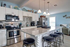 Fridge, microwave, oven, stovetop - Nauti Mermaid~Private Pool~Sleeps 14~Dog Friendly (Port Aransas)