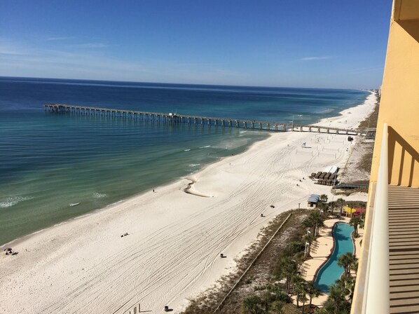 On the beach - GULF FRONT MASTER SUITE 🏖 LIFE'S A BEACH (Panama City Beach)