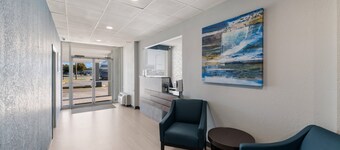 HomeTowne Studios By Red Roof Newport News – Hampton West