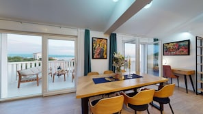 Penthouse | Restauration dans la chambre