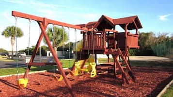 Condo, 2 Bedrooms | Children’s area