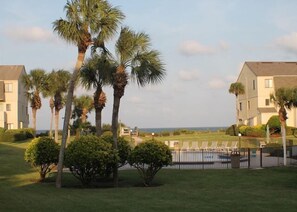 Condo, 2 Bedrooms | Property grounds