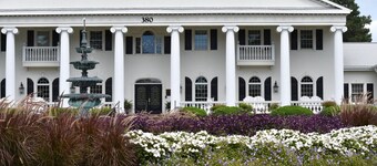 208 2 Bedroom Villa by RedAwning