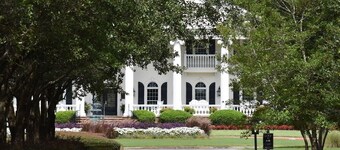 3008 2 Bedroom Villa by RedAwning