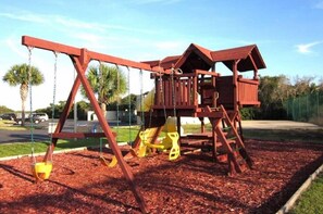 Condo, 3 Bedrooms | Children's area