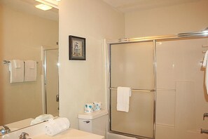 Apartamento, 1 habitación | Baño | Toallas