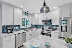 House, 3 Bedrooms | Private kitchen | Coffee/tea maker, dining tables