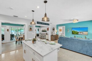 Interior - Bayside Bliss 3 Bedroom Home by RedAwning (Anna Maria)