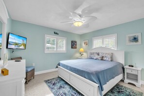 House, 3 Bedrooms | 3 bedrooms, laptop workspace, iron/ironing board, WiFi - Bayside Bliss 3 Bedroom Home by RedAwning (Anna Maria)
