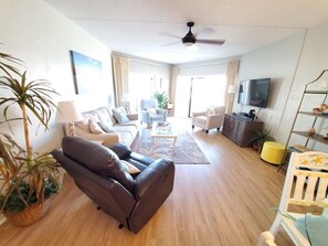 Appart'hôtel, 2 chambres | Salle de séjour