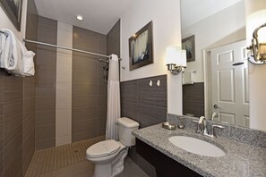 Townhome, 3 Bedrooms | Bathroom - Beautiful 3-bed 10 Minutes From Disney-17440 Serenity Resort 3 Bedroom Townhouse by RedAwning (Clermont)
