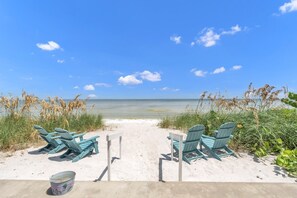 Beach - Flamingo Bay 4 Bedroom Home by RedAwning (Anna Maria)