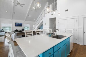 Interior - Sea Vita, views, firepit, POOL, GameRm, golf cart (Bolivar Peninsula)