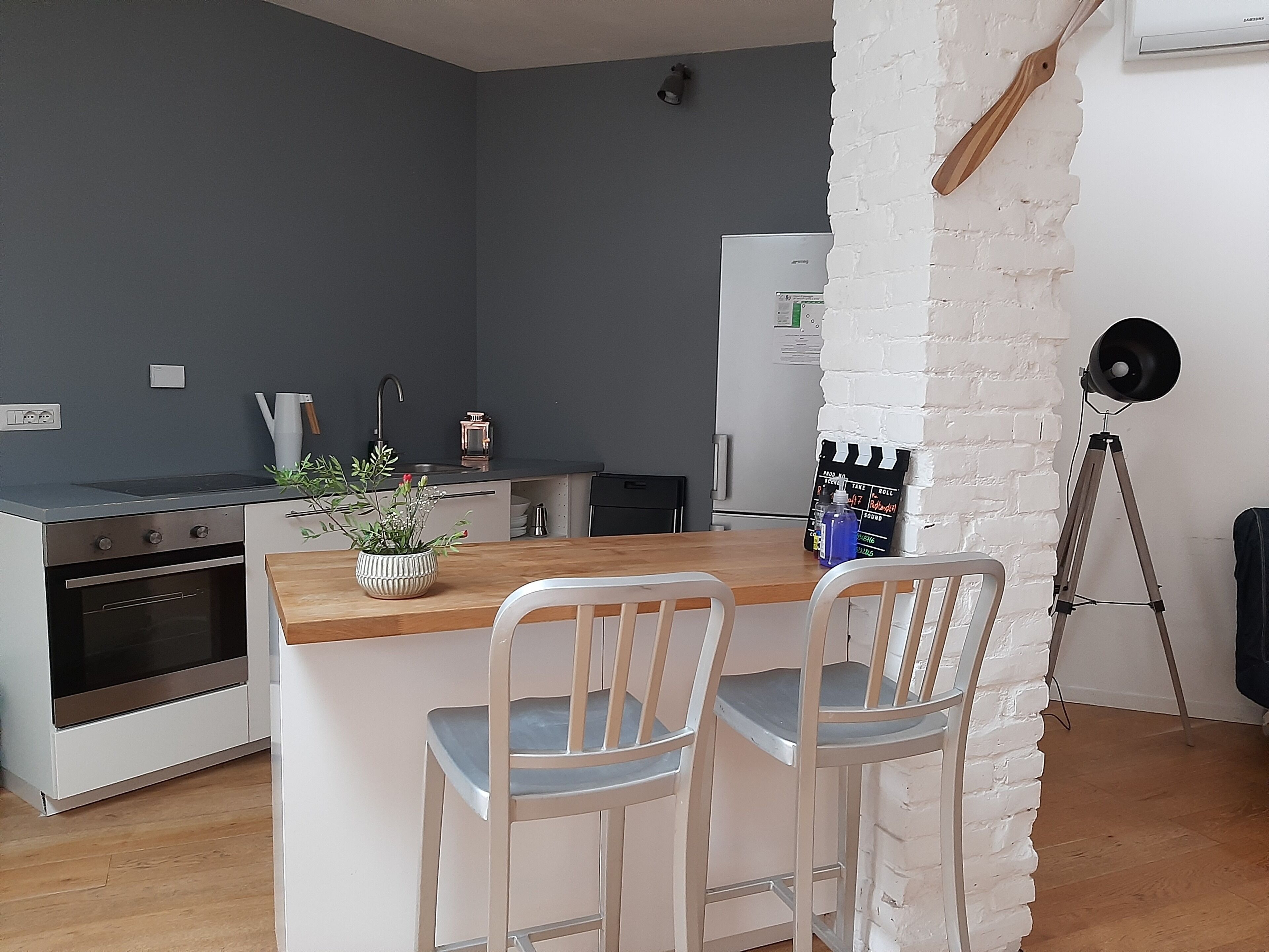 Kühlschrank, Mikrowelle, Ofen, Geschirrspüler