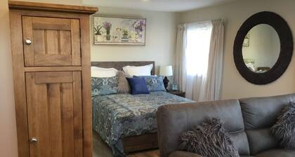 Stylish studio in peaceful Glendowie