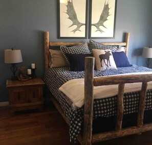 3 habitaciones, tabla de planchar con plancha y cuna de viaje 
