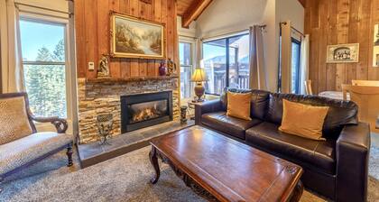 Remodeled 2 Bedroom View Condo Next to the Village at Mammoth!!!
