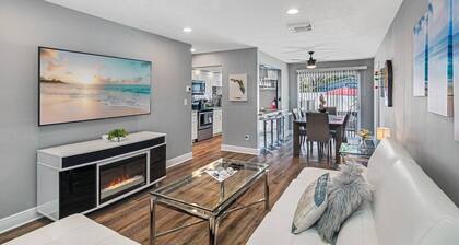 Gorgeous Heated Pool House Near Gulf Beaches!