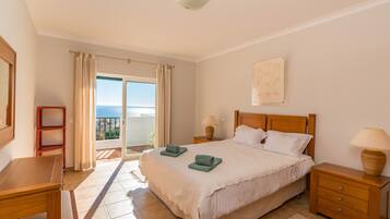 2 bedrooms, in-room safe, iron/ironing board, travel crib