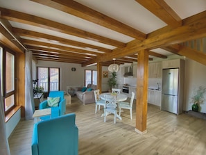 Duplex, Ensuite (4) | Interior