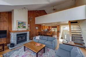 TV, peis, stereoanlegg og kontorer