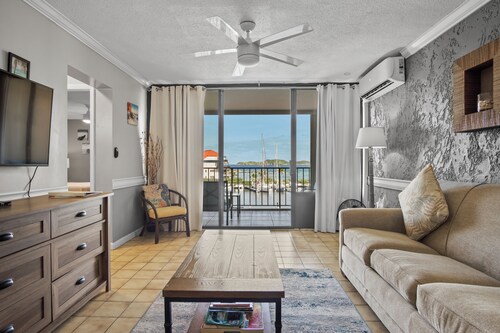 Sapphire Dominica-Gorgeous View Walk to beach